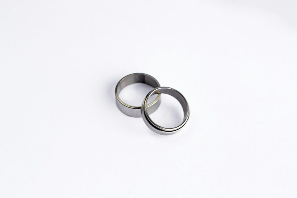 two silver ring band